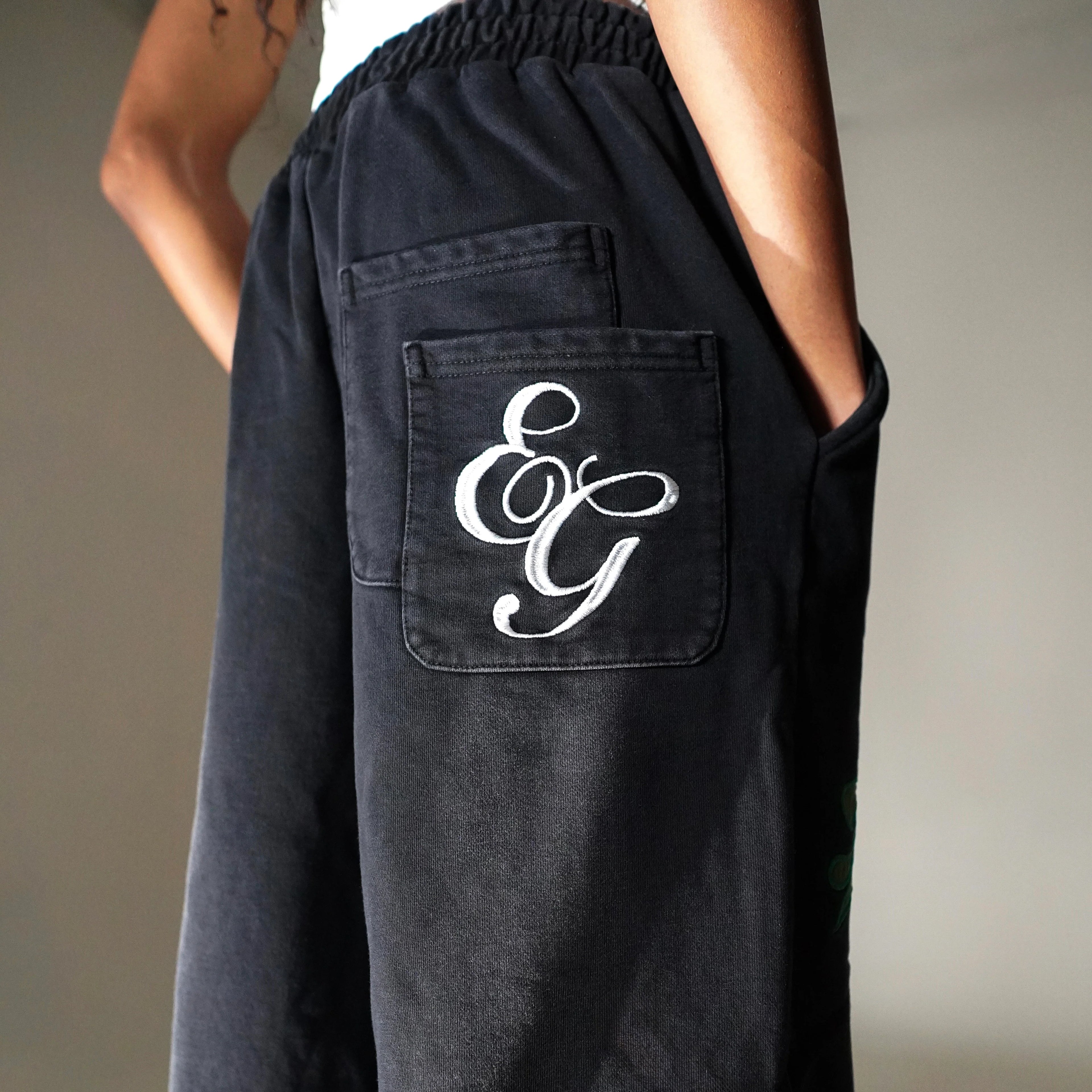 Gallery Sweats BLK