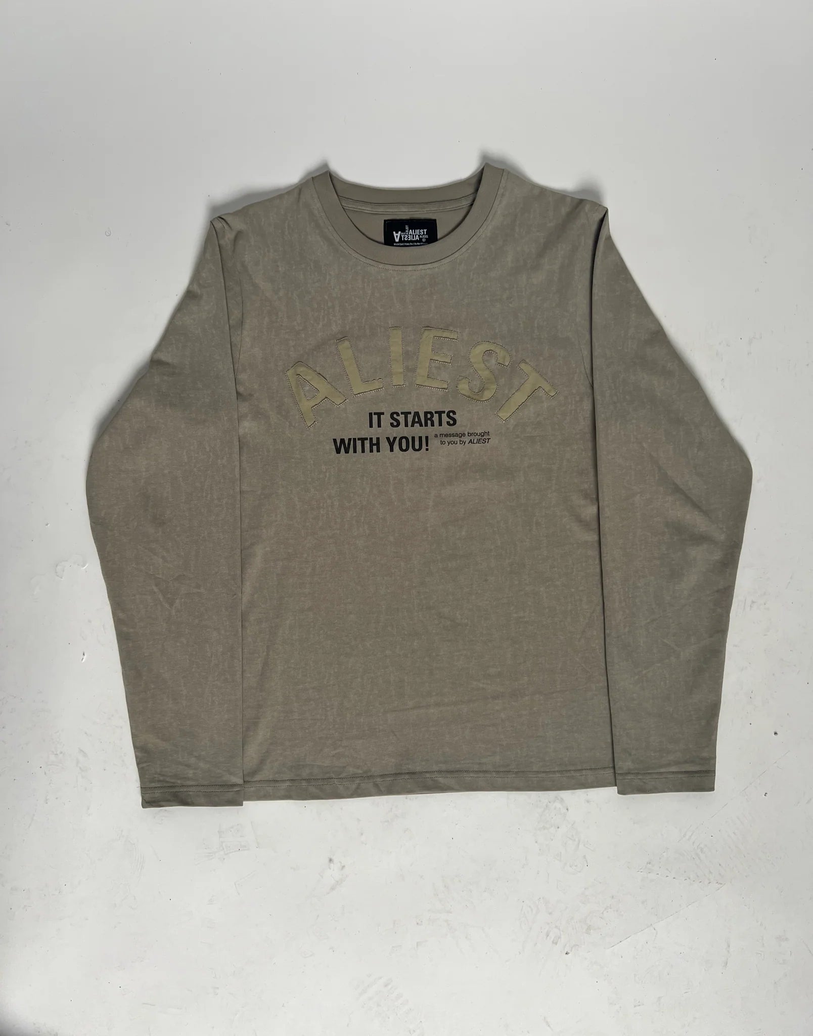 Aliest Patch Longsleeve - Neutral Green